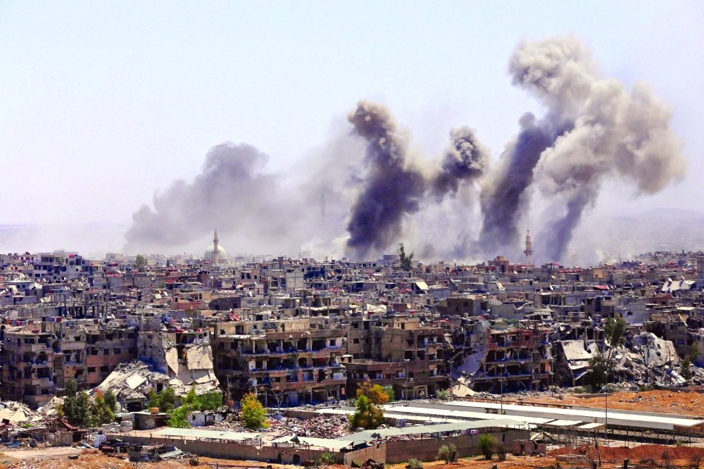 ヤルムーク・パレスチナ難民キャンプ、ハジャル・アスワド市でシリア軍がダーイシュ、シャーム解放機構と激しく交戦する一方、ロシアがヤルダー市、バッ